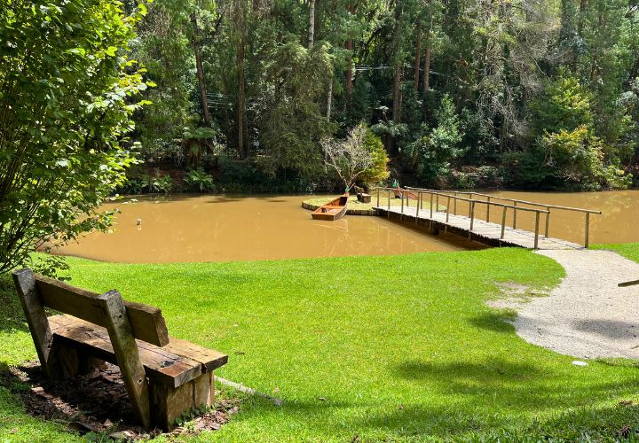Passeio de Barco no Parque Bambuí - Campos do Jordão